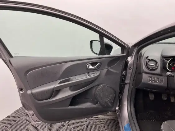 RENAULT CLIO IV - voiture d'occasion - Photo 19