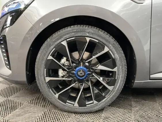 RENAULT CLIO V - voiture d'occasion - Photo 23