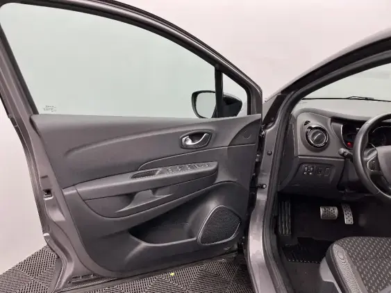 RENAULT CAPTUR - voiture d'occasion - Photo 19