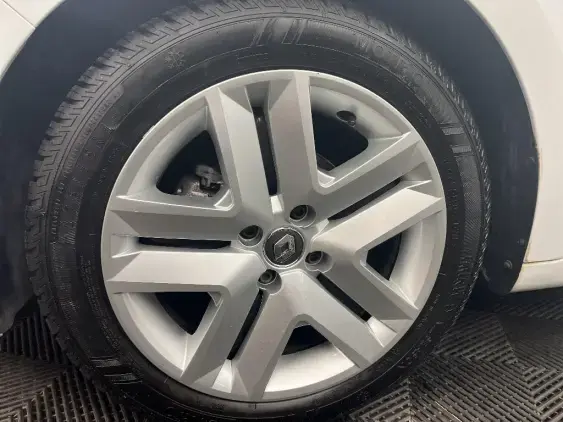 RENAULT CLIO V - voiture d'occasion - Photo 23