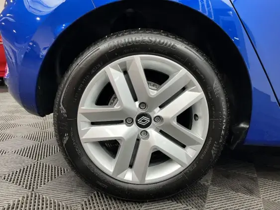 RENAULT CLIO V - voiture d'occasion - Photo 25