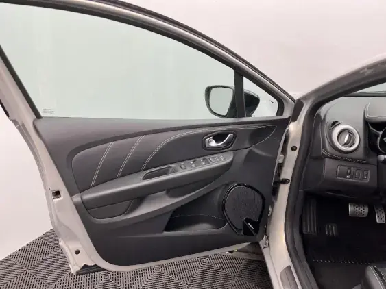 RENAULT CLIO IV - voiture d'occasion - Photo 19