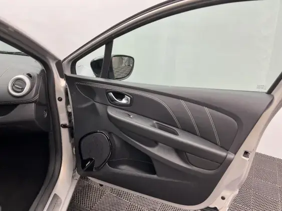 RENAULT CLIO IV - voiture d'occasion - Photo 20