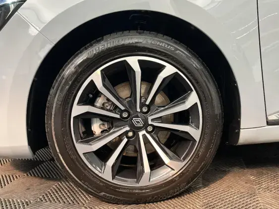 RENAULT CLIO V - voiture d'occasion - Photo 23