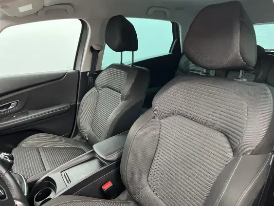 RENAULT SCENIC IV - voiture d'occasion - Photo 18