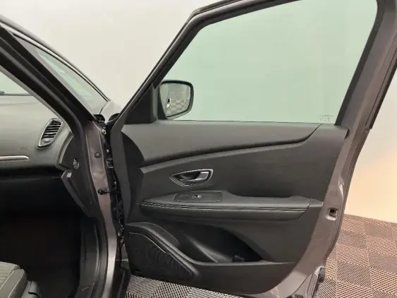 RENAULT SCENIC IV - voiture d'occasion - Photo 20