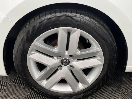 RENAULT CLIO V - voiture d'occasion - Photo 23