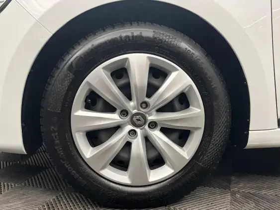 RENAULT CLIO V - voiture d'occasion - Photo 23