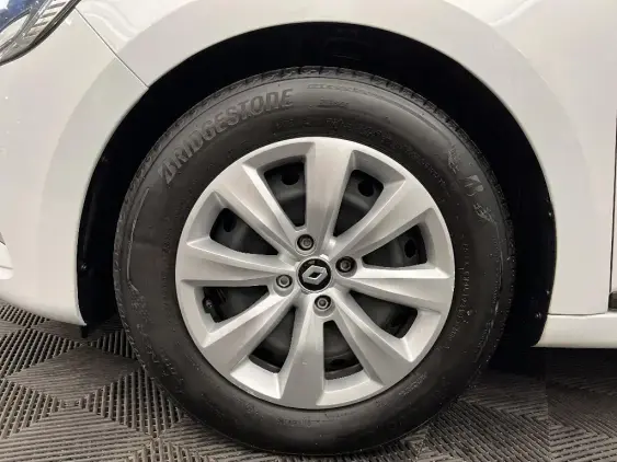 RENAULT CLIO V - voiture d'occasion - Photo 23