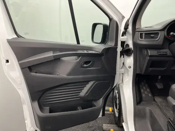 RENAULT TRAFIC FG III - voiture d'occasion - Photo 19