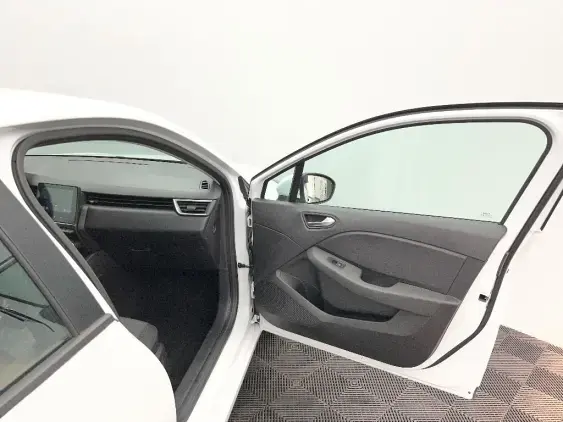 RENAULT CLIO V - voiture d'occasion - Photo 20