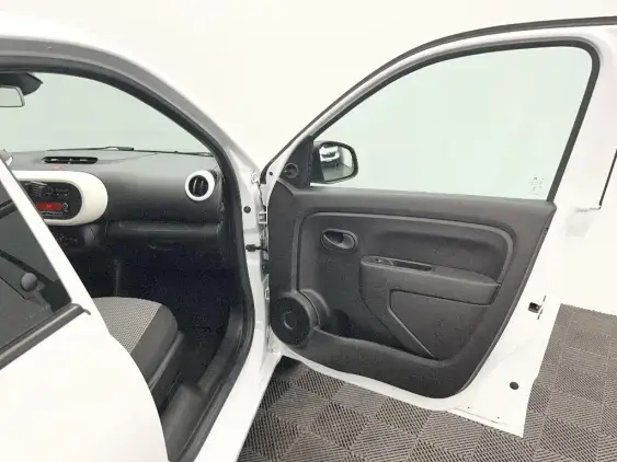 RENAULT TWINGO III - voiture d'occasion - Photo 20