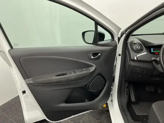 RENAULT ZOE - voiture d'occasion - Photo 19