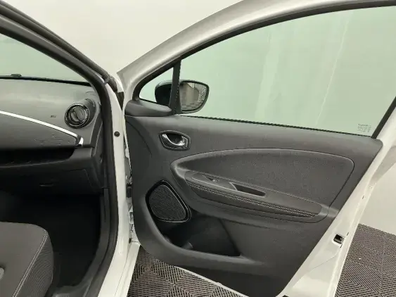RENAULT ZOE - voiture d'occasion - Photo 20