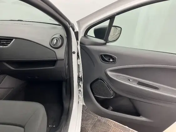 RENAULT ZOE - voiture d'occasion - Photo 19