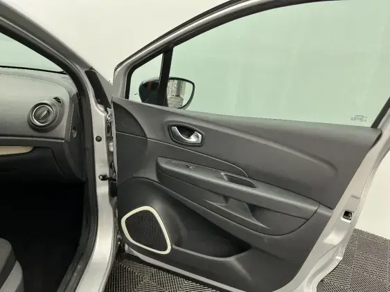 RENAULT CAPTUR - voiture d'occasion - Photo 20