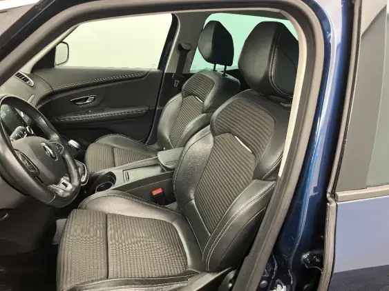 RENAULT MEGANE IV - voiture d'occasion - Photo 18