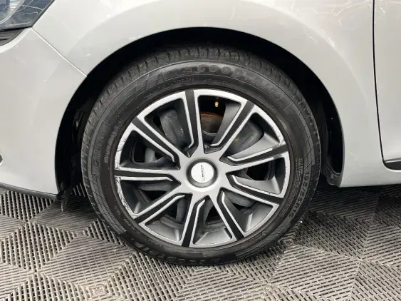 RENAULT CLIO IV - voiture d'occasion - Photo 23