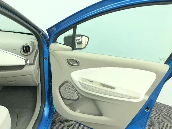 RENAULT ZOE - voiture d'occasion - Photo 20