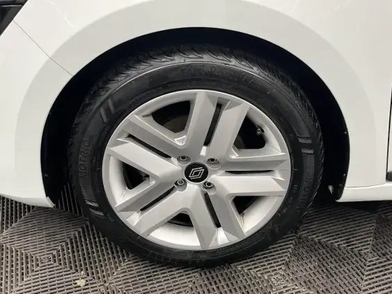 RENAULT CLIO V - voiture d'occasion - Photo 23