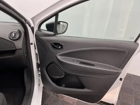 RENAULT ZOE - voiture d'occasion - Photo 20