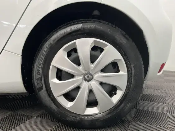 RENAULT ZOE - voiture d'occasion - Photo 24