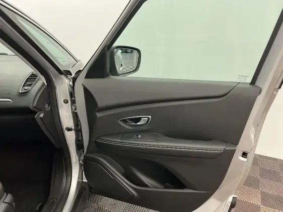 RENAULT SCENIC IV - voiture d'occasion - Photo 20