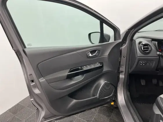 RENAULT CAPTUR - voiture d'occasion - Photo 19