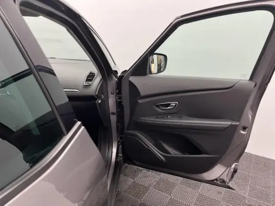 RENAULT SCENIC IV - voiture d'occasion - Photo 20