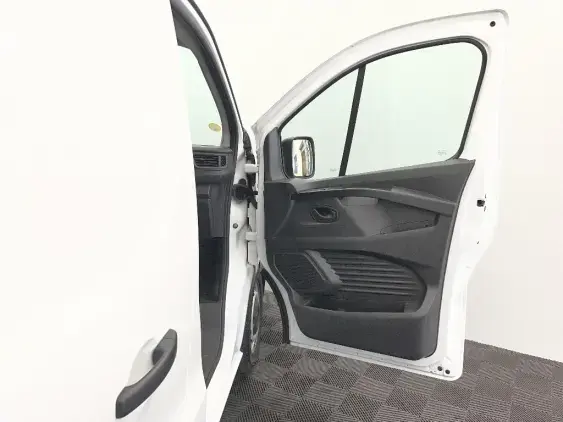 RENAULT TRAFIC FG III - voiture d'occasion - Photo 20