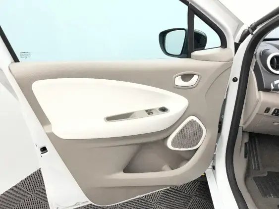 RENAULT ZOE - voiture d'occasion - Photo 19