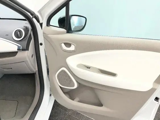 RENAULT ZOE - voiture d'occasion - Photo 20