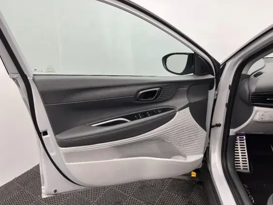 HYUNDAI BAYON - voiture d'occasion - Photo 19