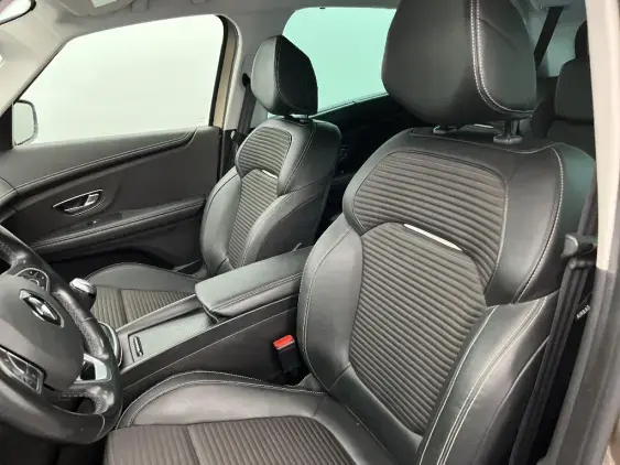 RENAULT SCENIC IV - voiture d'occasion - Photo 18