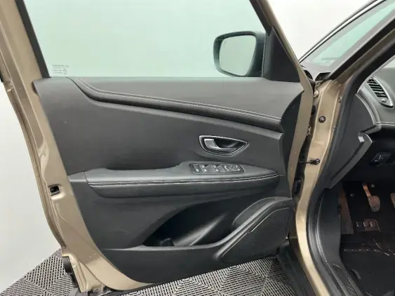 RENAULT SCENIC IV - voiture d'occasion - Photo 19