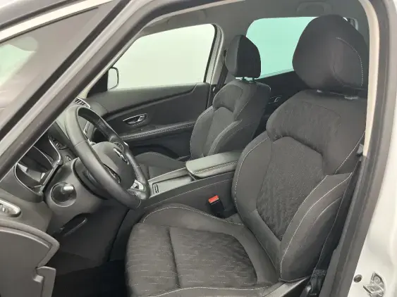RENAULT SCENIC IV - voiture d'occasion - Photo 18