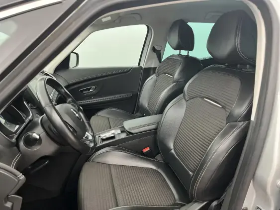 RENAULT SCENIC IV - voiture d'occasion - Photo 18