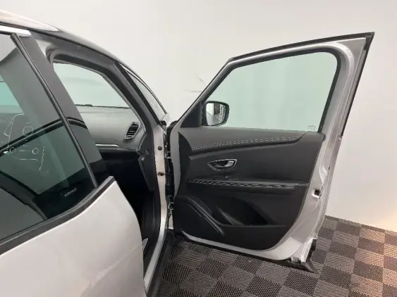 RENAULT SCENIC IV - voiture d'occasion - Photo 20
