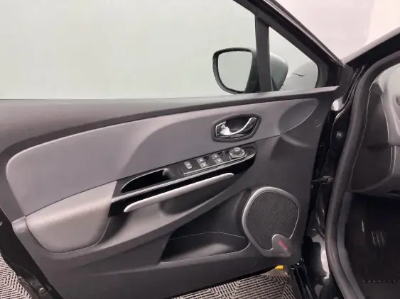 RENAULT CLIO IV - voiture d'occasion - Photo 19
