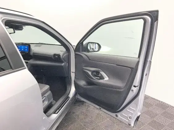 TOYOTA YARIS CROSS I - voiture d'occasion - Photo 19
