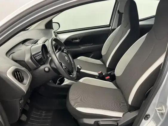 TOYOTA AYGO II - voiture d'occasion - Photo 18