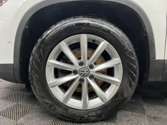 VOLKSWAGEN TIGUAN - voiture d'occasion - Photo 23