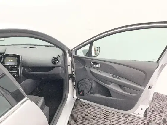 RENAULT CLIO IV - voiture d'occasion - Photo 20
