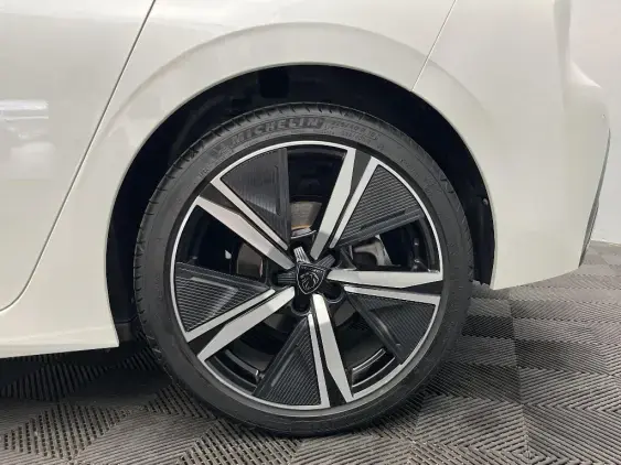 PEUGEOT 308 III - voiture d'occasion - Photo 24