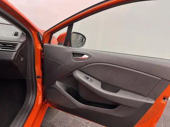 RENAULT CLIO V - voiture d'occasion - Photo 20