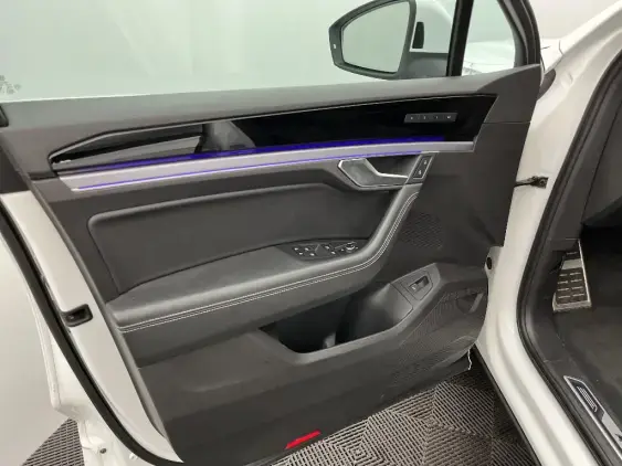 VOLKSWAGEN TOUAREG III - voiture d'occasion - Photo 19