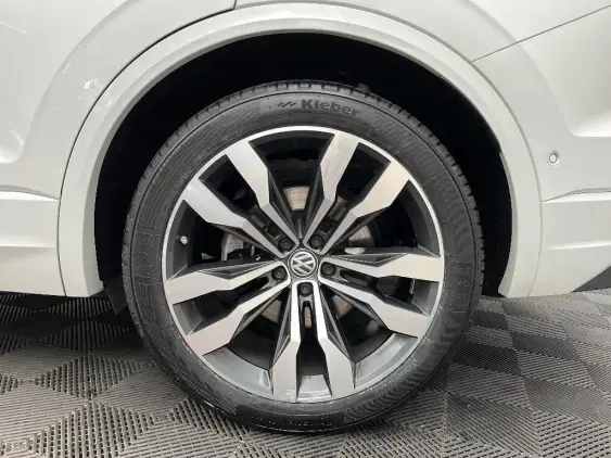 VOLKSWAGEN TOUAREG III - voiture d'occasion - Photo 24