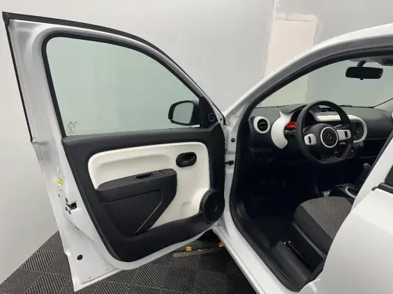 RENAULT TWINGO III - voiture d'occasion - Photo 17