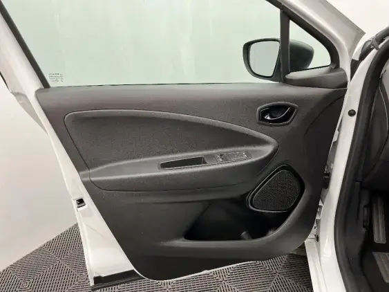 RENAULT ZOE - voiture d'occasion - Photo 19
