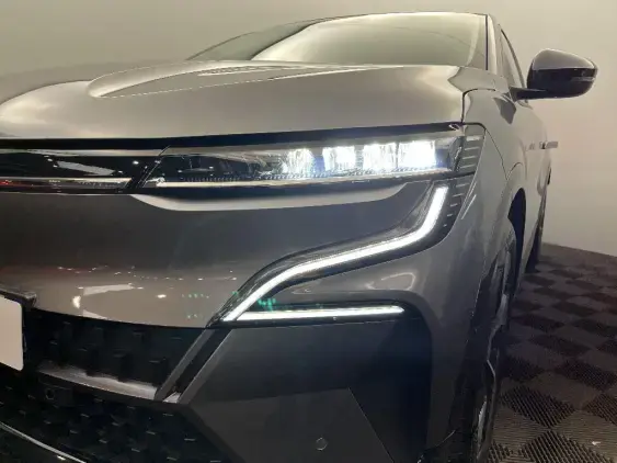 RENAULT MEGANE V - voiture d'occasion - Photo 22